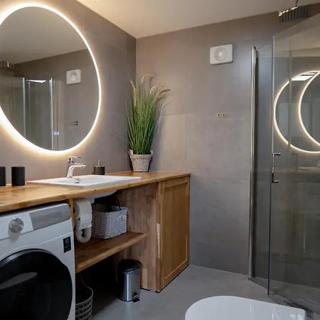 Apartamento Ks - Modern Only 20 Minutes From Centre *